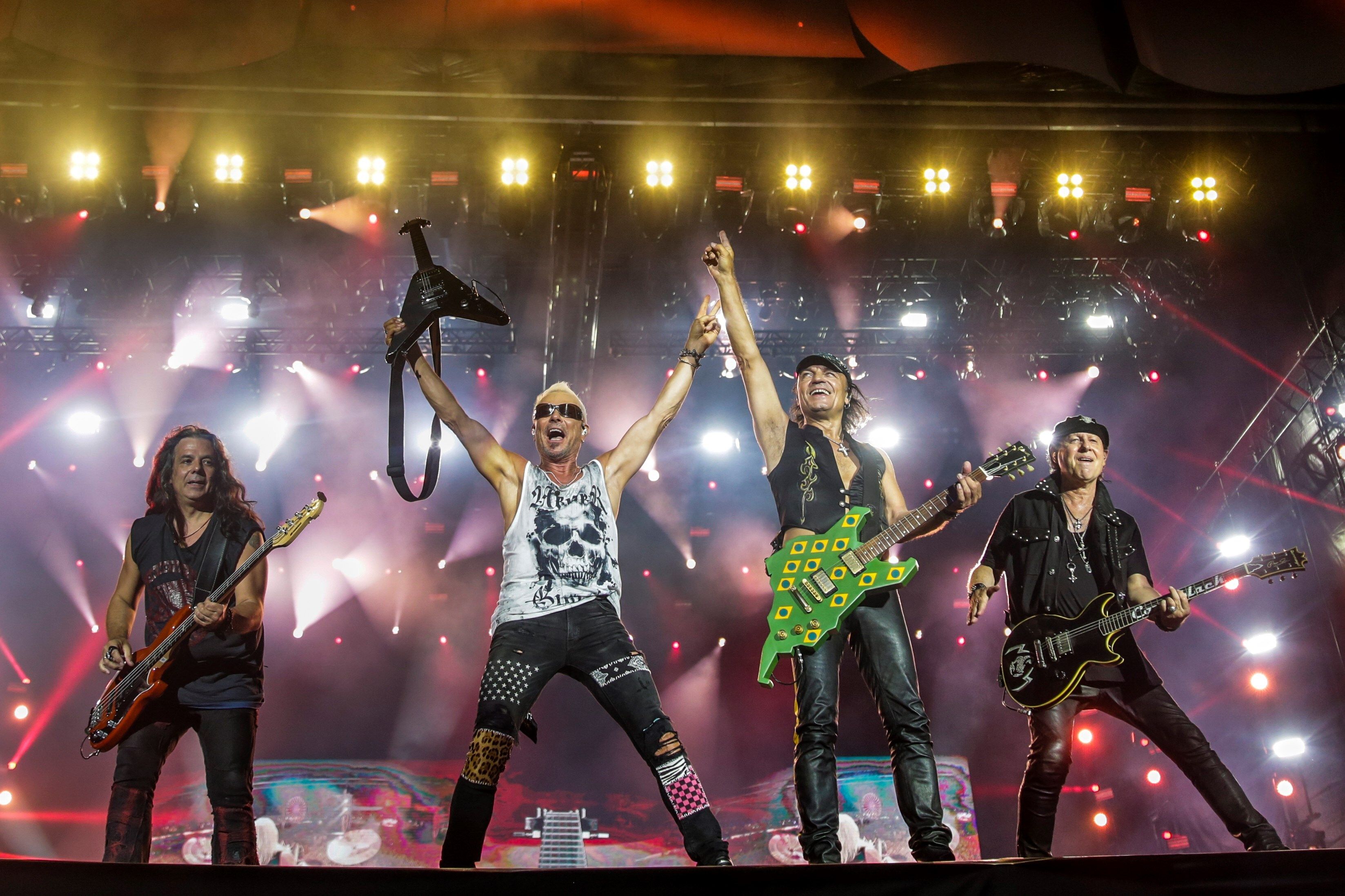 Рок концерты в россии. Группа скорпионс. Scorpions Concert. Группа Scorpions 2023. Scorpions на сцене.