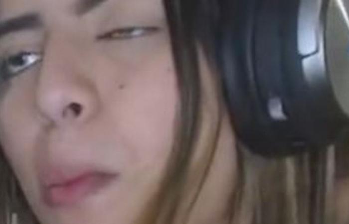 Streamer has sex while live video is still playing – Games
