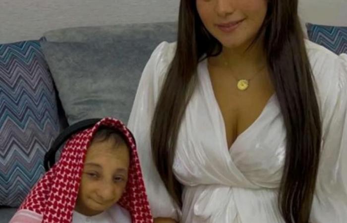 Is Aziz married to Cookie? Who is the wife of Aziz Al-Ahmad the dwarf, the Saudi YouTuber?