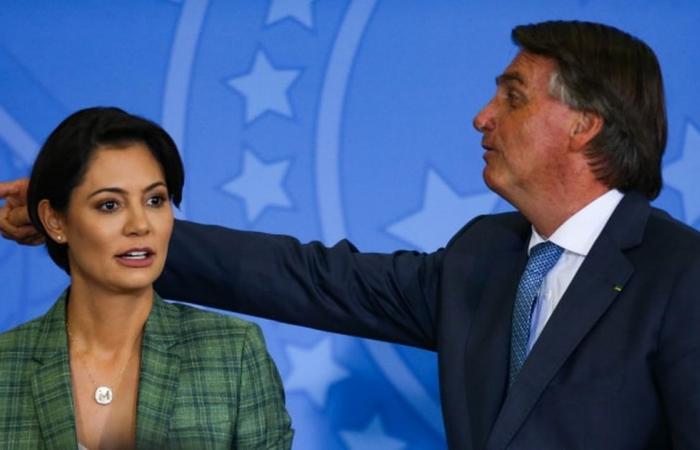 Official letter shows that Bolsonaro ordered Revenue to return jewelry the day before moving to the US