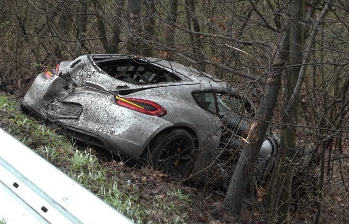 Four Dutch people died on German highway A3 in accident with three Porsches