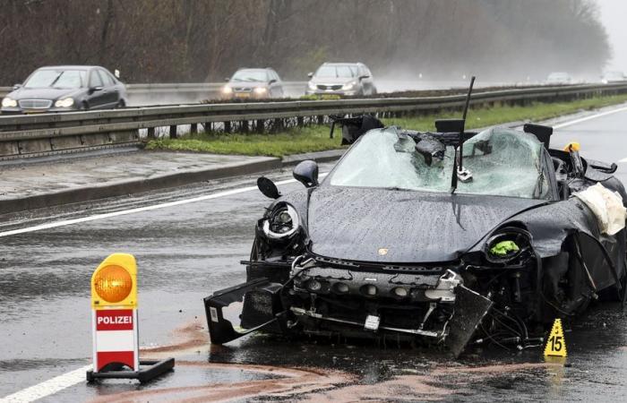 Four Dutch people died on German highway A3 in accident with three Porsches
